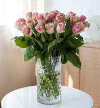 Load image into Gallery viewer, 30 pink roses - abcFlora.com
