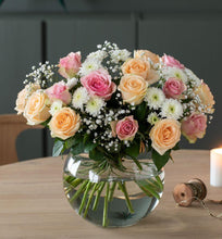 Load image into Gallery viewer, Fairtrade rosor bukett - abcFlora.com