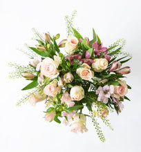 Load image into Gallery viewer, Pink rose bouquet - abcFlora.com