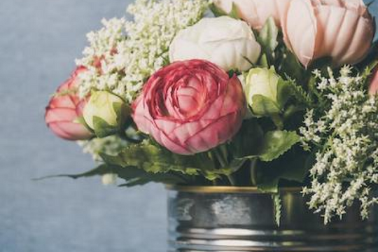 ¿Cómo enviar flores internacionalmente para crear una sorpresa perfecta?