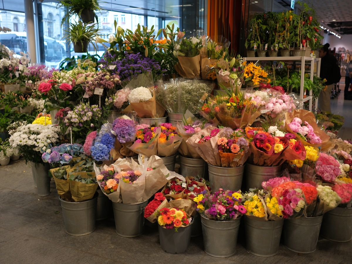 How to Send Flowers to Denmark from United States -- 2026 Guide