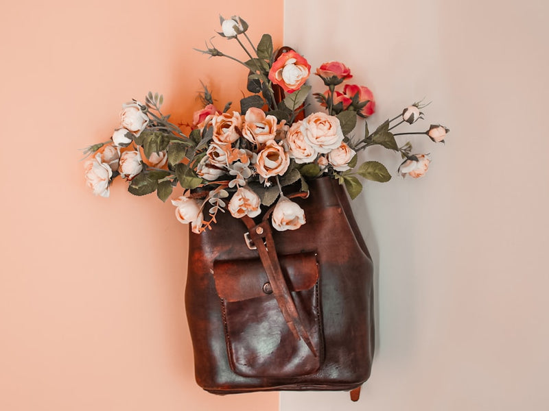 Send Flowers to Italy — Same-Day Local Delivery