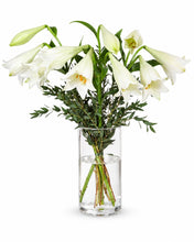 Laden Sie das Bild in den Galerie-Viewer, Lily Bouquet M delivered in Oslo and across Norway by a local florist