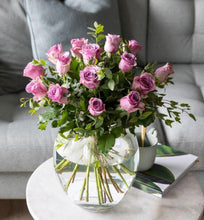 Load image into Gallery viewer, Purple rose bouquet with green - abcFlora.com