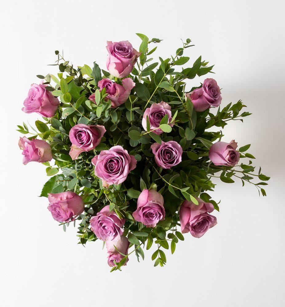 Purple rose bouquet with green — Flower Delivery to Norway | abcFlora